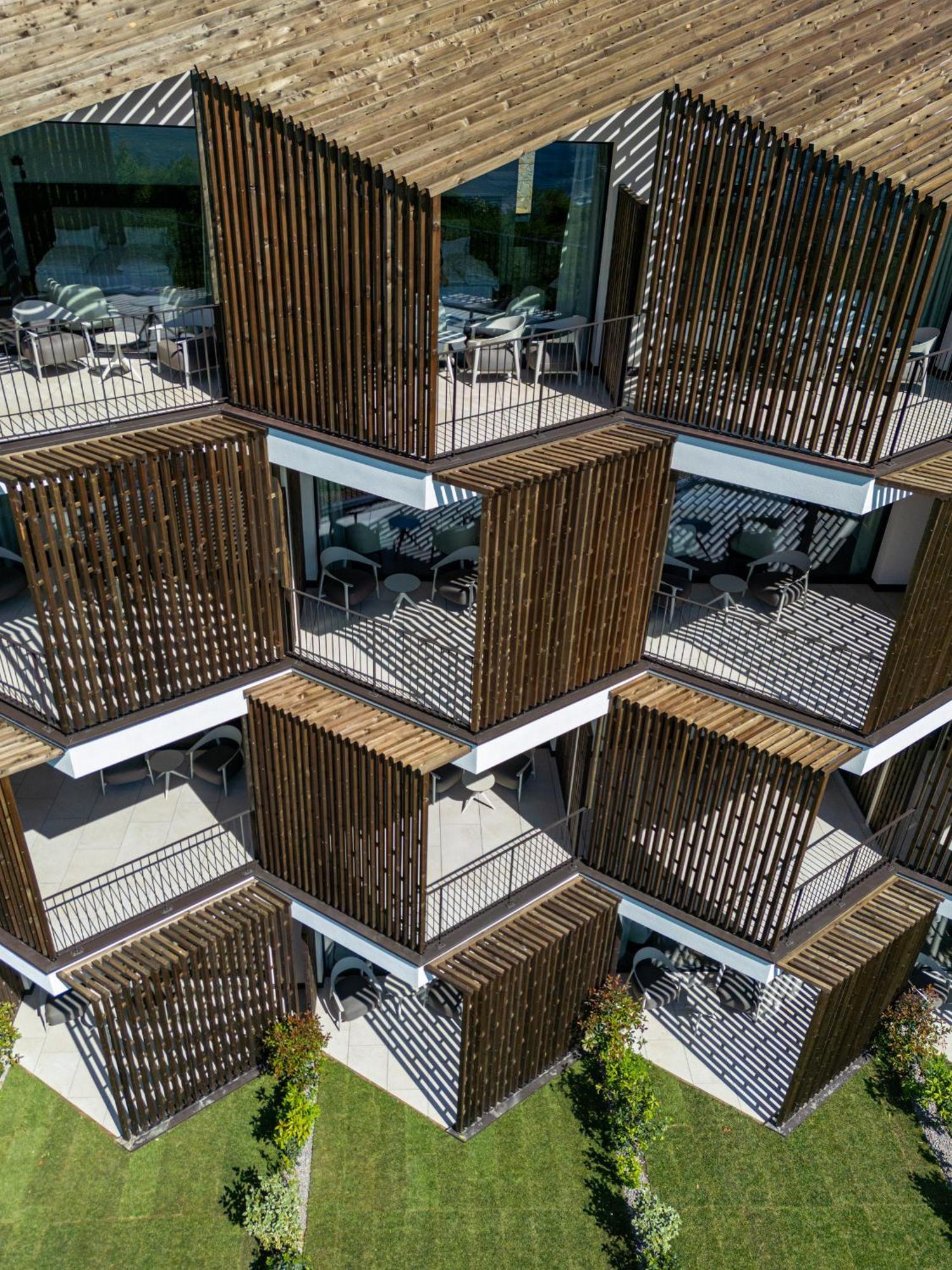 Hotel Tenz 2025 Montagna Ngoại thất bức ảnh
