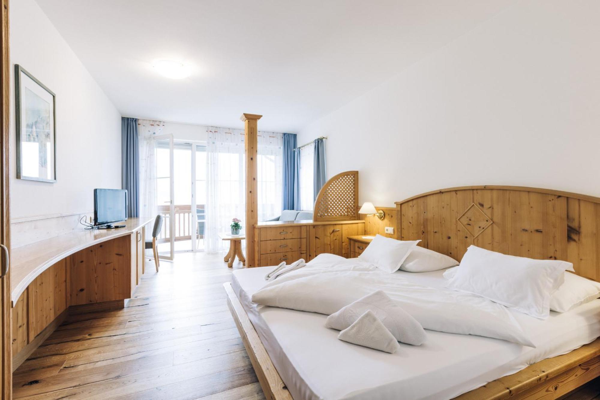 Hotel Tenz 2025 Montagna Ngoại thất bức ảnh