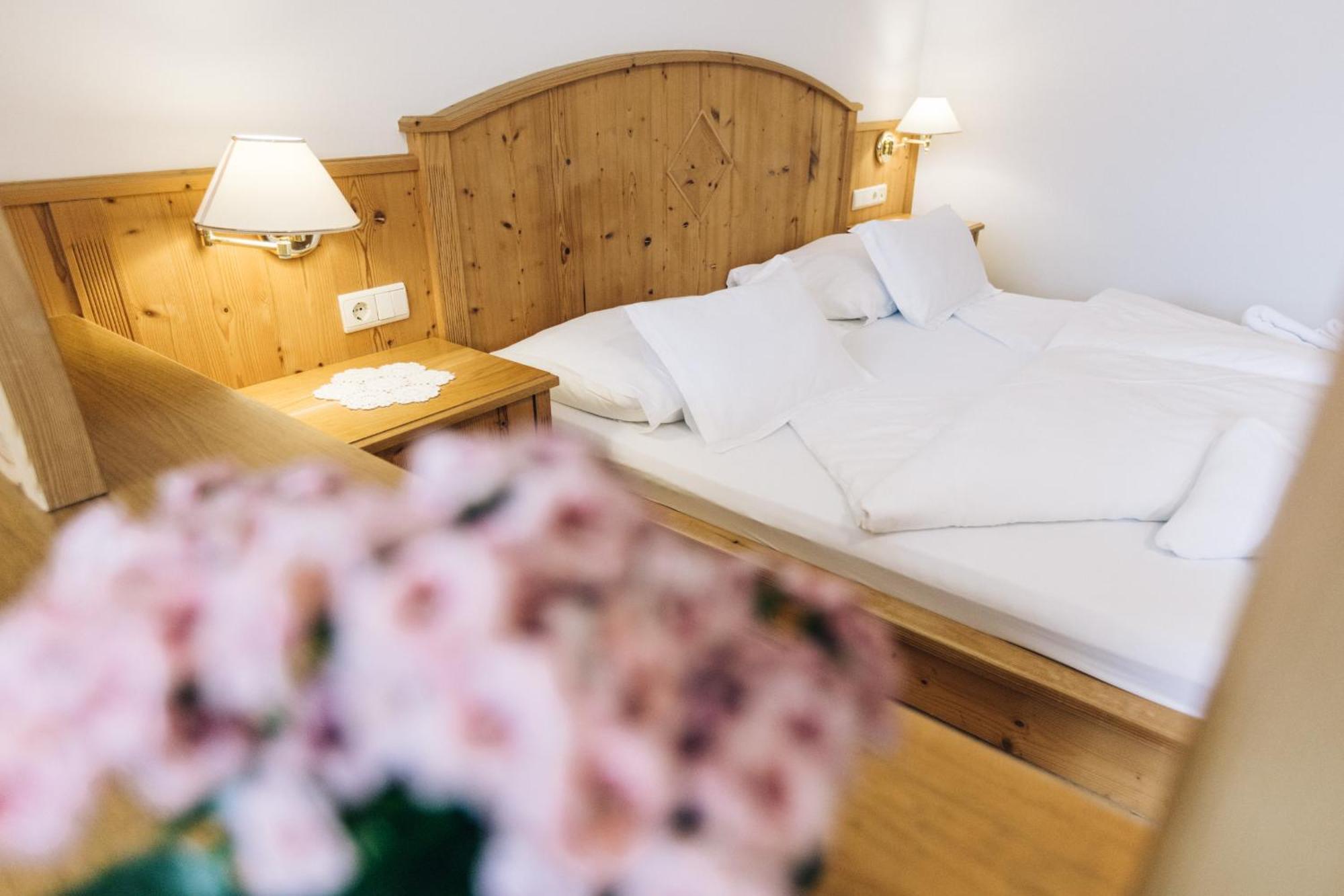 Hotel Tenz 2025 Montagna Ngoại thất bức ảnh
