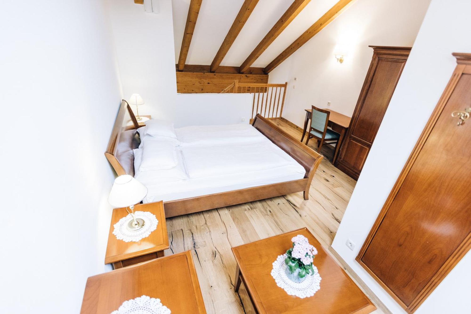 Hotel Tenz 2025 Montagna Ngoại thất bức ảnh