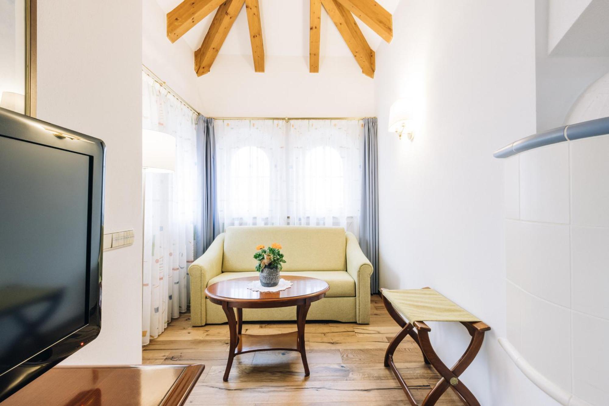 Hotel Tenz 2025 Montagna Ngoại thất bức ảnh