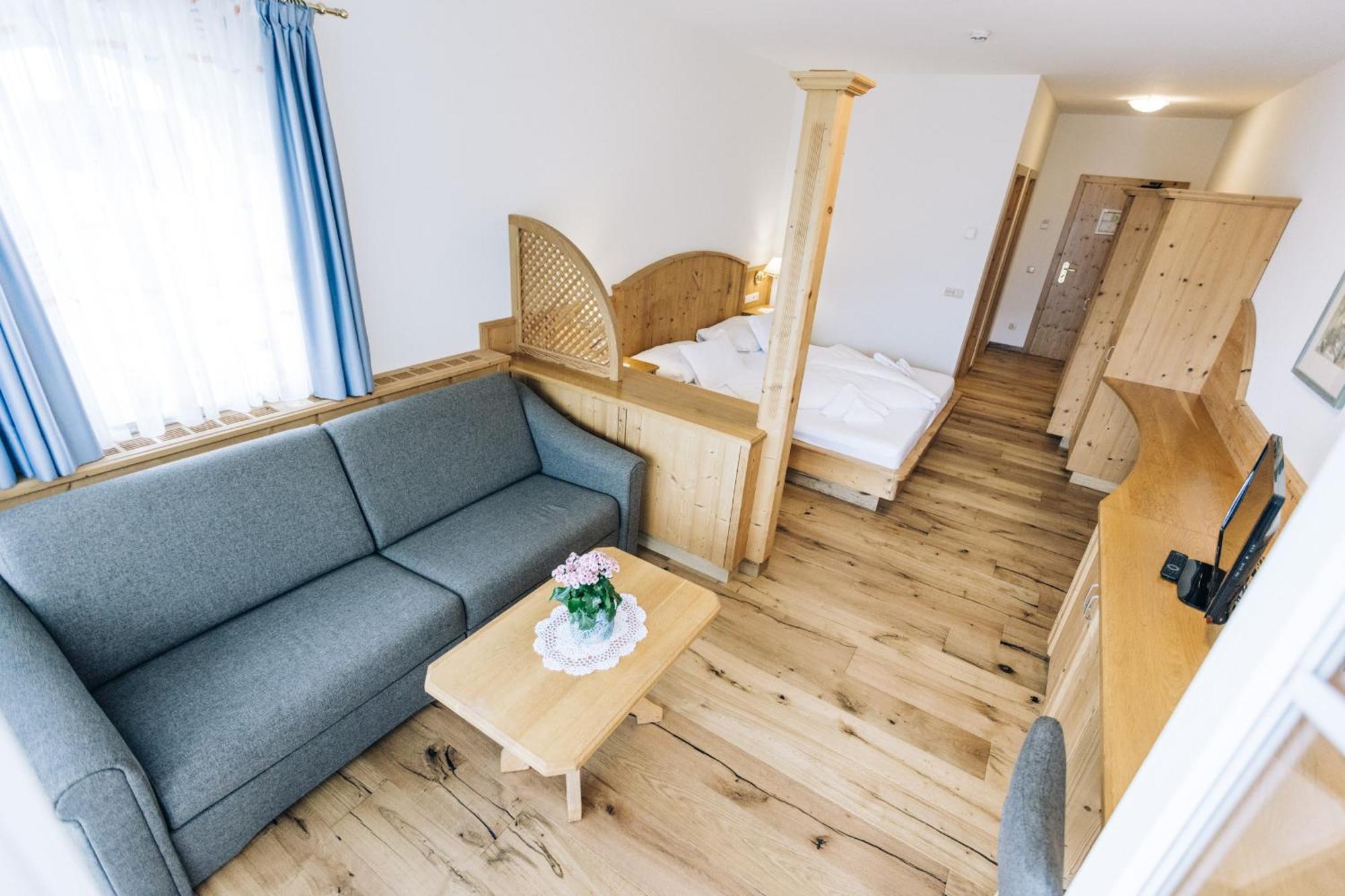 Hotel Tenz 2025 Montagna Ngoại thất bức ảnh