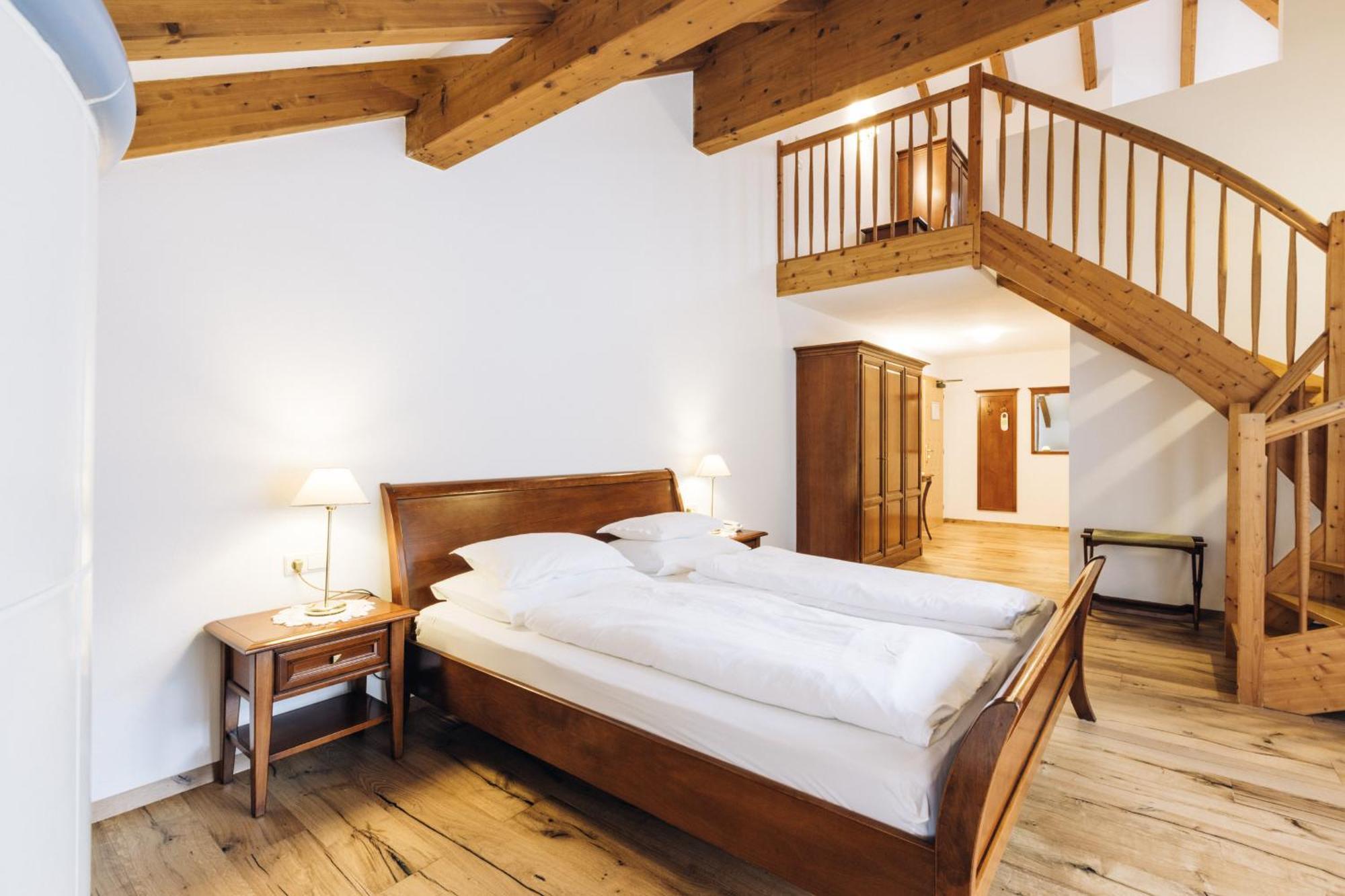 Hotel Tenz 2025 Montagna Ngoại thất bức ảnh